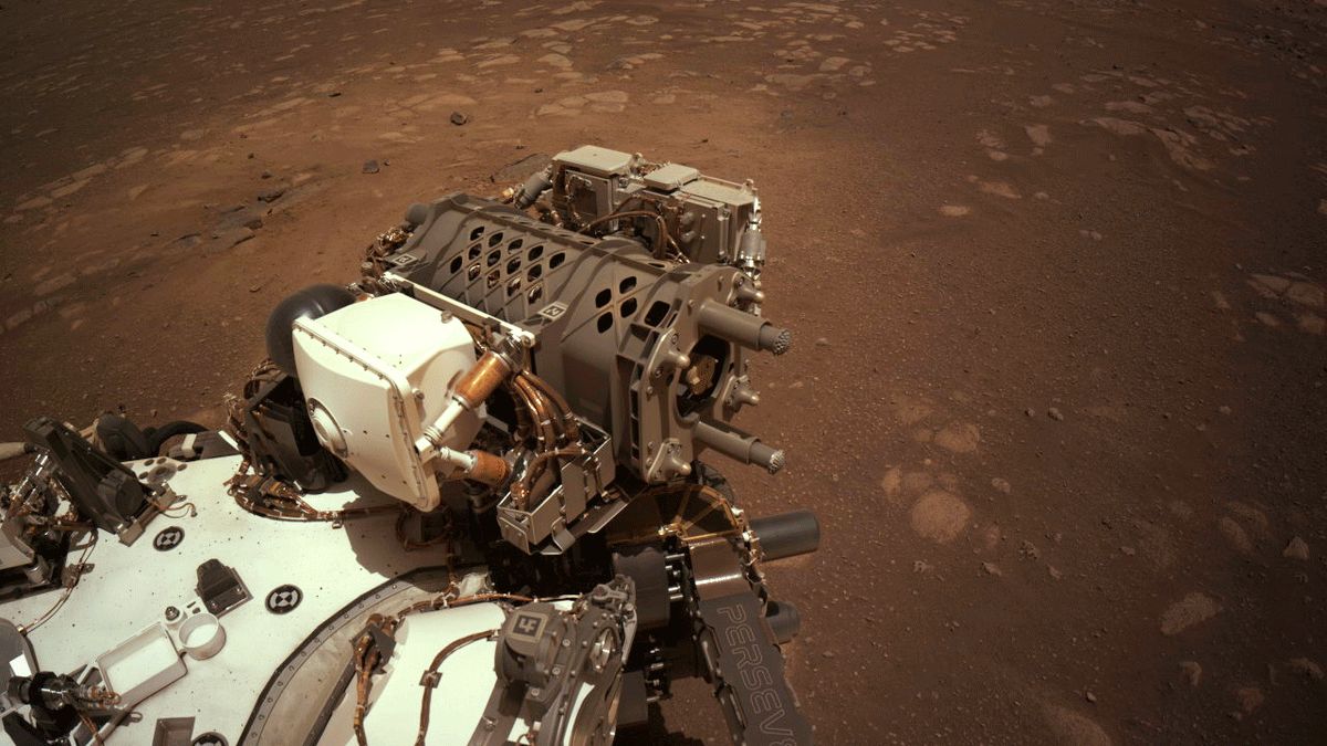 Pozdrav z Marsu. Vozítko NASA vyrazilo na cestu a posílá fotky